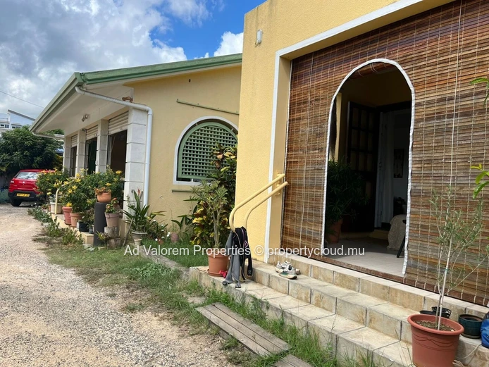 Charming House for Rent in Rivière Noire!