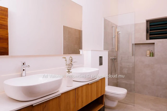 For Rent – 4-Bedroom Modern Villa at the Edge of Forêt Daruty