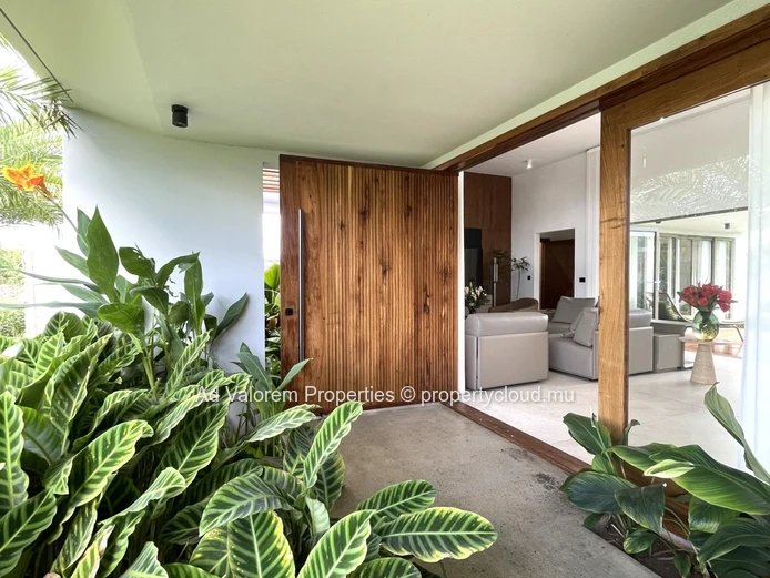 New villas with 3 en-suite bedrooms and private pool in close proximity to the sea