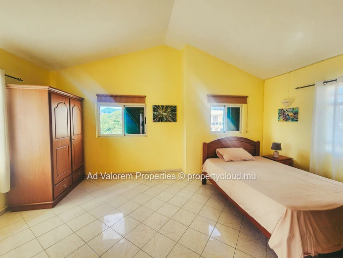Charming Mauritian-Style House for Rent in Prime Flic en Flac Location!