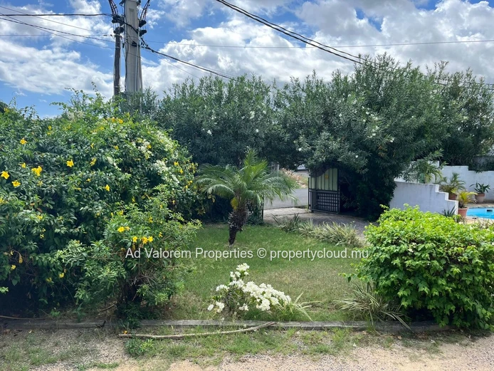 Charming House for Rent in Rivière Noire!