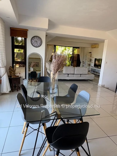 Duplex for sale in Black River 