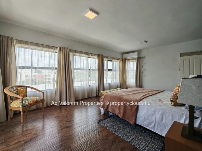 210 m² Duplex Penthouse for Rent – Ebène Views Residence, Quatre-Bornes