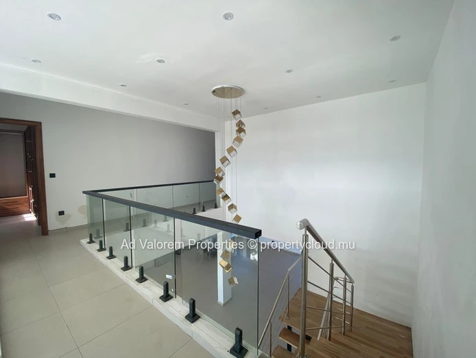 Penthouse for sale in Albion