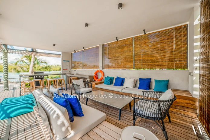 Penthouse with stunning views for sale in Black River 