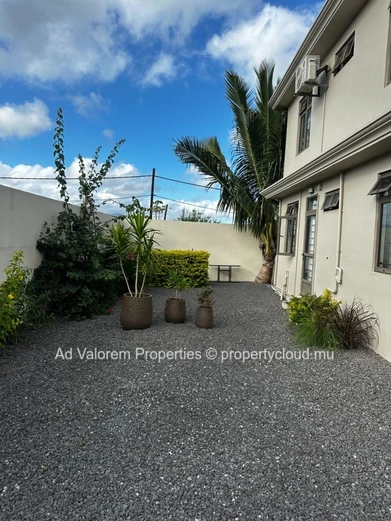 ?? Tastefully Renovated House for Rent – Cascavelle