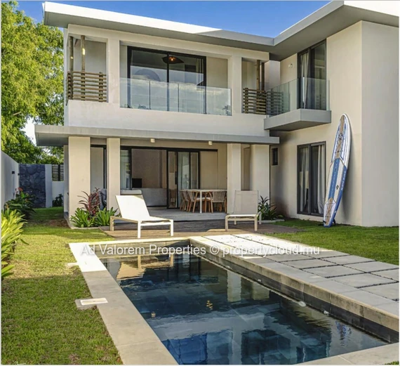Villa for sale in Tamarin (Sole Mandate)