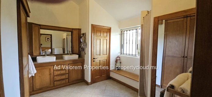 Cosy Yet Spacious Family Home – Floreal