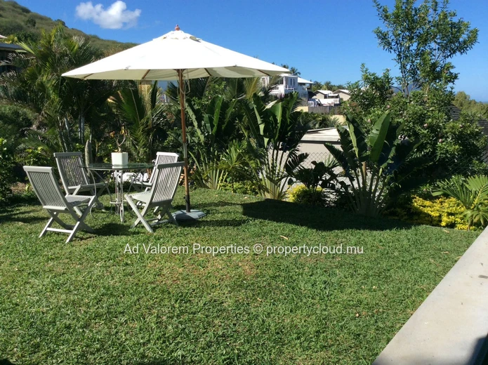 Luxurious 3 Bedroom House with Private Pool in Rivière Noire - Black River Area! Close to Schools, Shops, and More! 