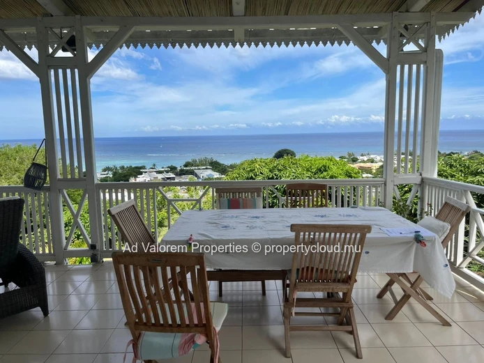 Exceptional Property in Tamarin – Two Houses on 3,165 m² with Pool and Stunning Views