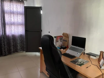 6 Bedroom House