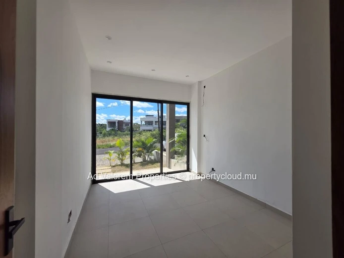 For Sale – 3-Bedroom Apartment in Albion