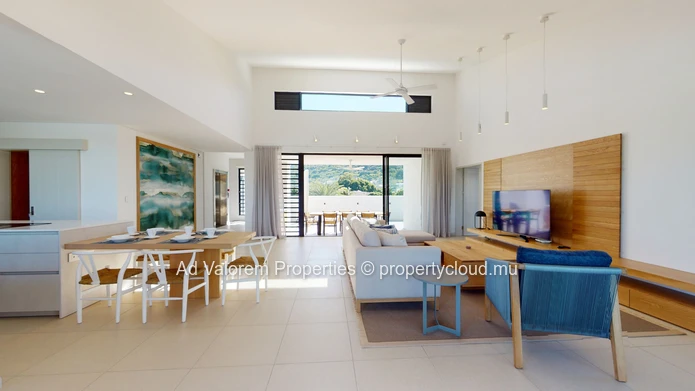 Penthouse with stunning views for sale in Black River 