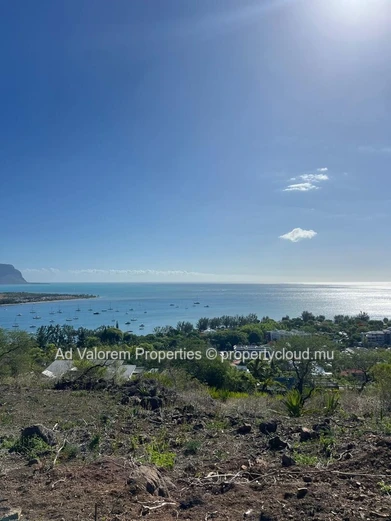 Land for sale in Rivière Noire.