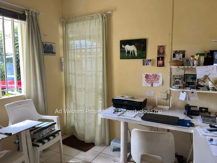 Charming House for Rent in Rivière Noire!