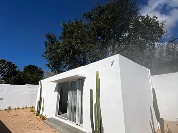 9 Bedroom House