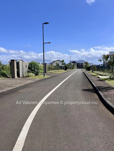 For Sale | Freehold plot of 1,224 m² | Heart of Moka’s Smart City