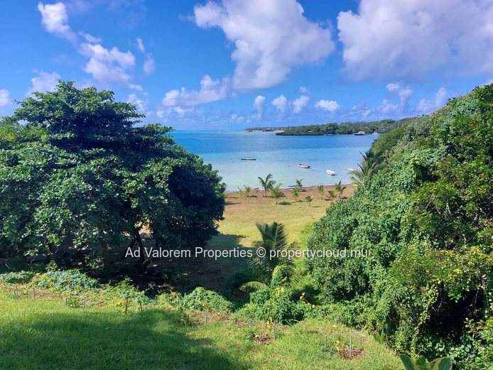 For Rent – Penthouse with Rooftop and Private Pool in Trou d’Eau Douce (Sole Mandate)