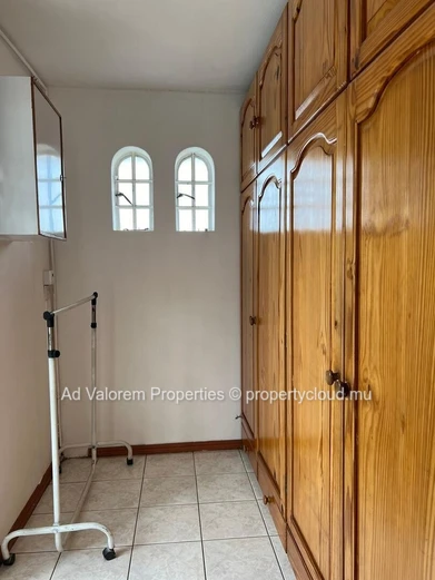 Spacious 4-Bedroom Family Home with Pool – 500 m from the Beach | For Rent