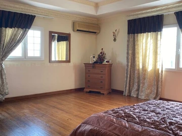 5 Bedroom Villa