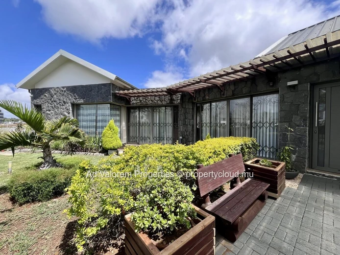 For Sale – Rare Family House in Telfair, Moka