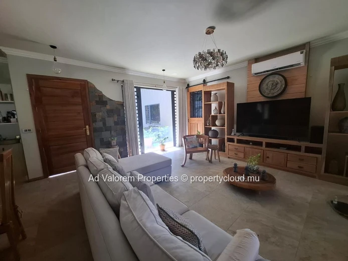 House for sale in Black River-A Haven of Peace.