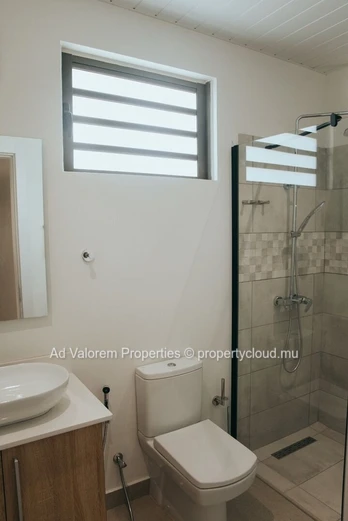 Brand-New Apartment with Sea View & Rooftop – First Floor in Flic-en-Flac