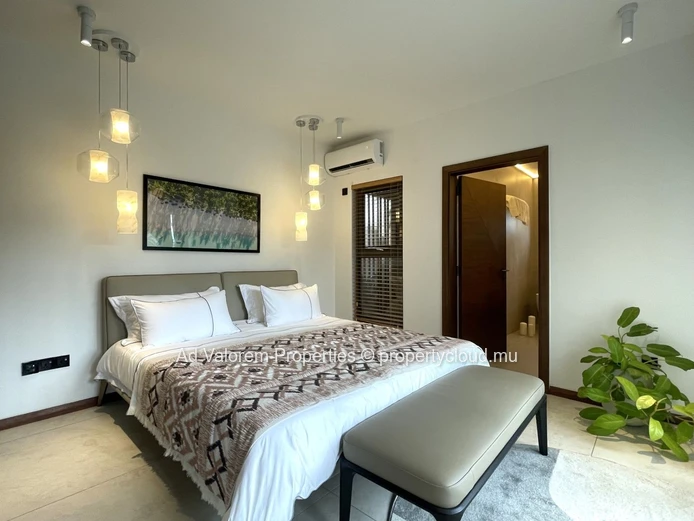 New villas with 3 en-suite bedrooms and private pool in close proximity to the sea