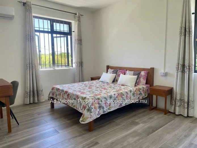 Modern House with Private Pool for rent – Belle Mare