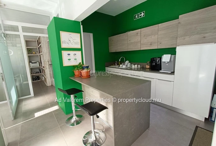 For Rent – Self-Contained 34 m² Office (Ground Floor)
