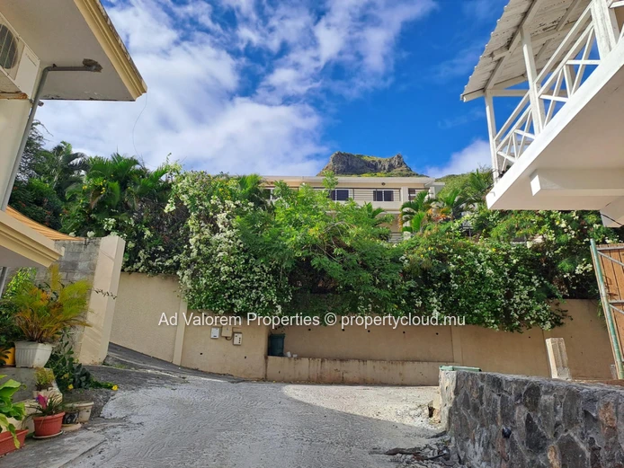 Duplex for sale in Tamarin