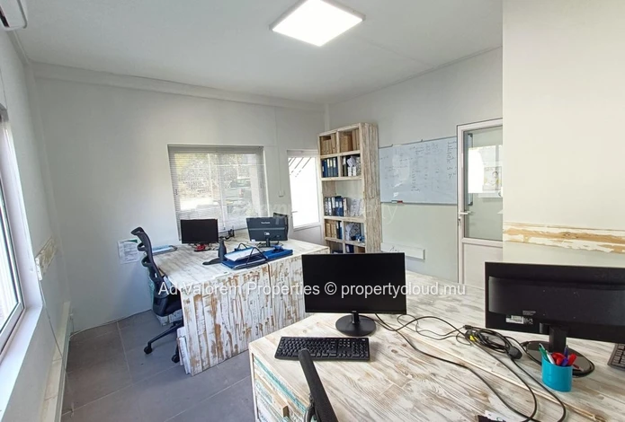 For Rent – Self-Contained 34 m² Office (Ground Floor)