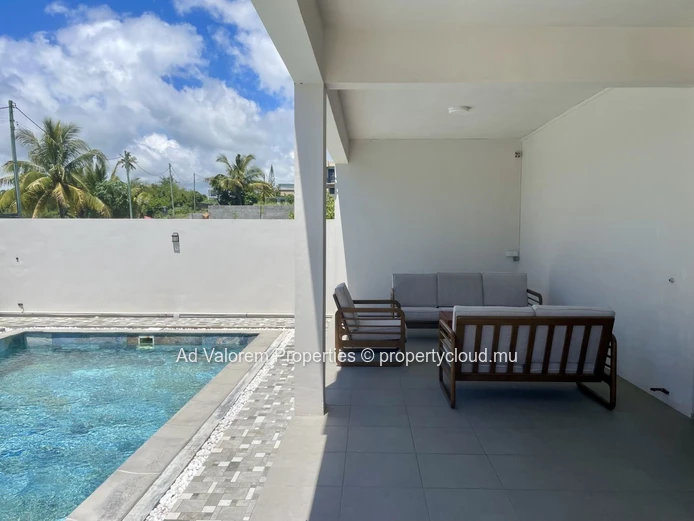 Modern House with Private Pool for rent – Belle Mare