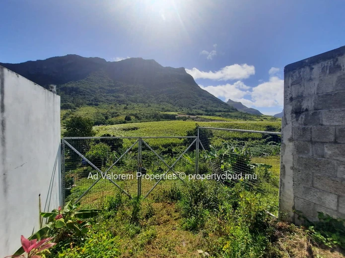 FOR SALE – Exceptional Residential Land | Moka, Bois Cheri Road 90 perches (Sole Mandate)