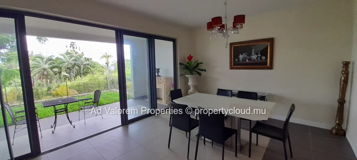 Stylish Duplex in Floreal