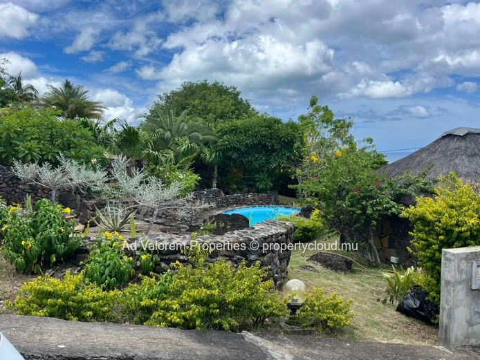 Exceptional Property in Tamarin – Two Houses on 3,165 m² with Pool and Stunning Views