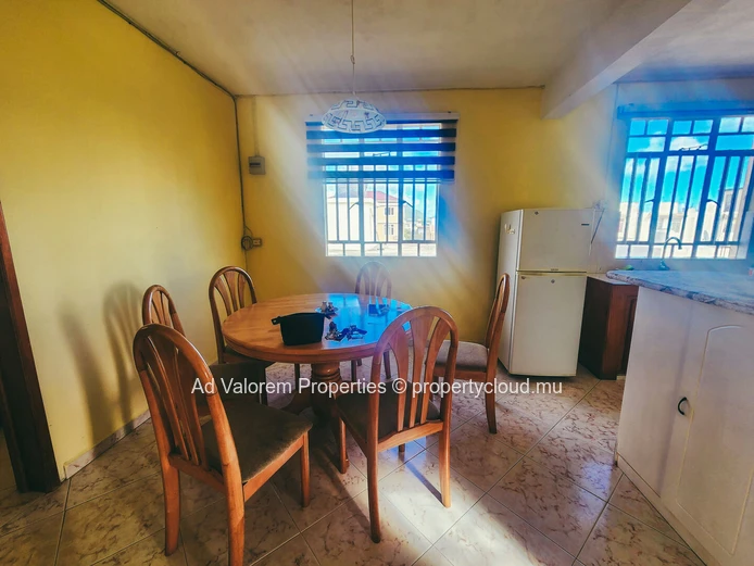 Charming Mauritian-Style House for Rent in Prime Flic en Flac Location!