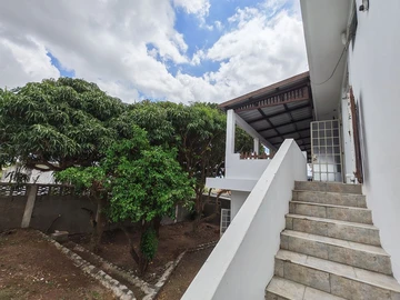 7 Bedroom House