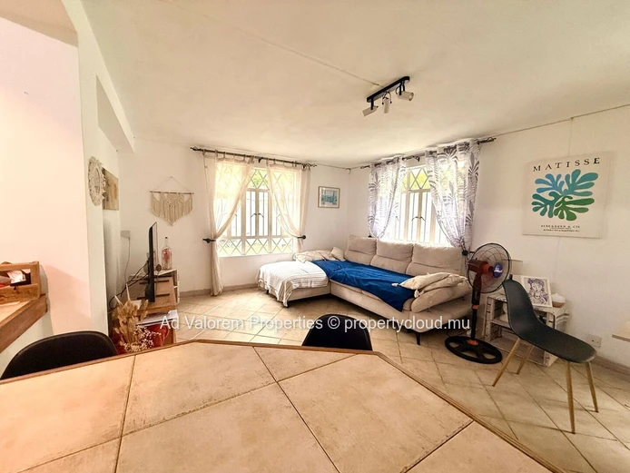 ?? Spacious family home with swimming pool