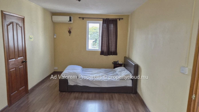 House for Sale in Candos – Ideal for a Multigenerational Family