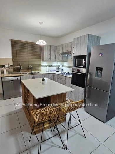 Duplex de 3 chambres à louer – Flic en Flac