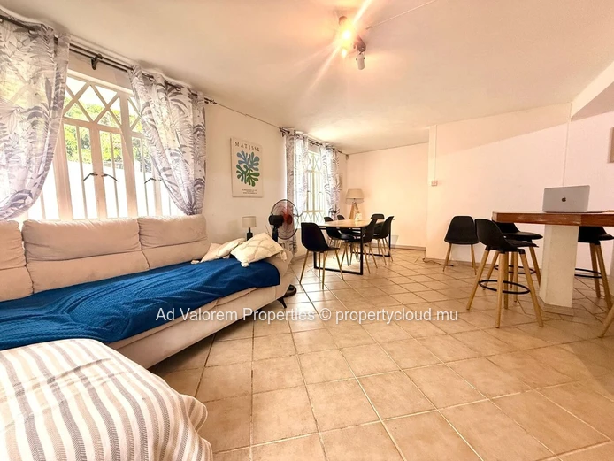 ?? Spacious family home with swimming pool