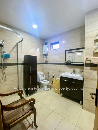 For Sale – 3-Bedroom Apartment in the Heart of Quatre Bornes