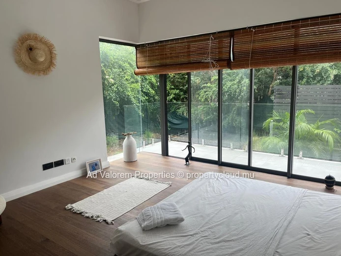 Apartment for sale in Black River