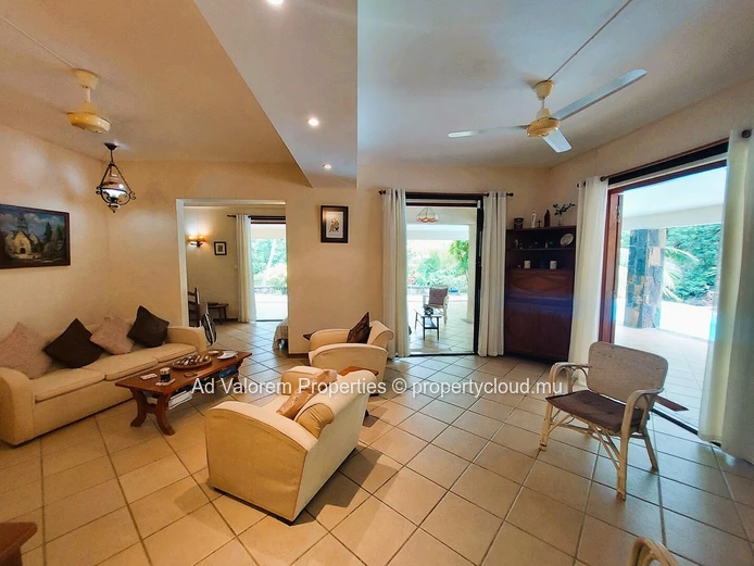 A Little Paradise in Bras d’Eau – Charming Family Home with an Exceptional Garden ??