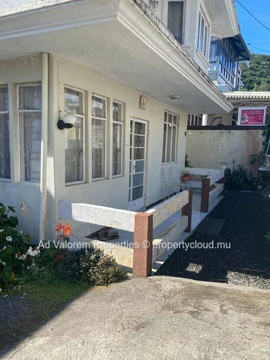 House for Sale in Candos – Ideal for a Multigenerational Family