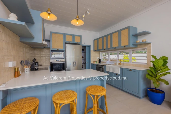 Beautiful house for rent in Tamarin.