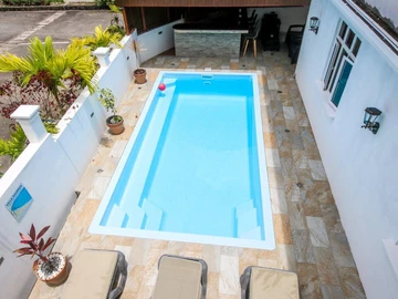 6 Bedroom House