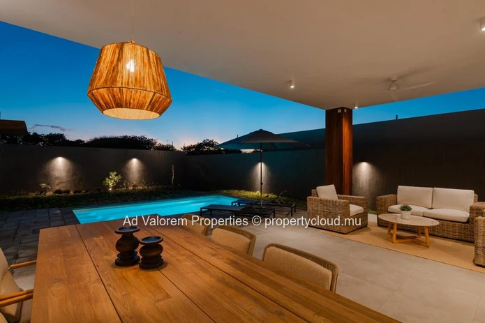 For Sale – New Secure 4-Bedroom Villa, Steps from the City and the Forest