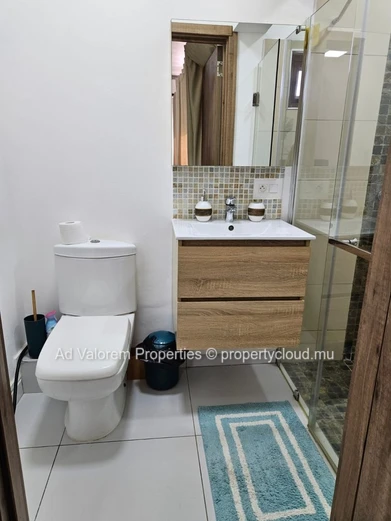 Duplex de 3 chambres à louer – Flic en Flac
